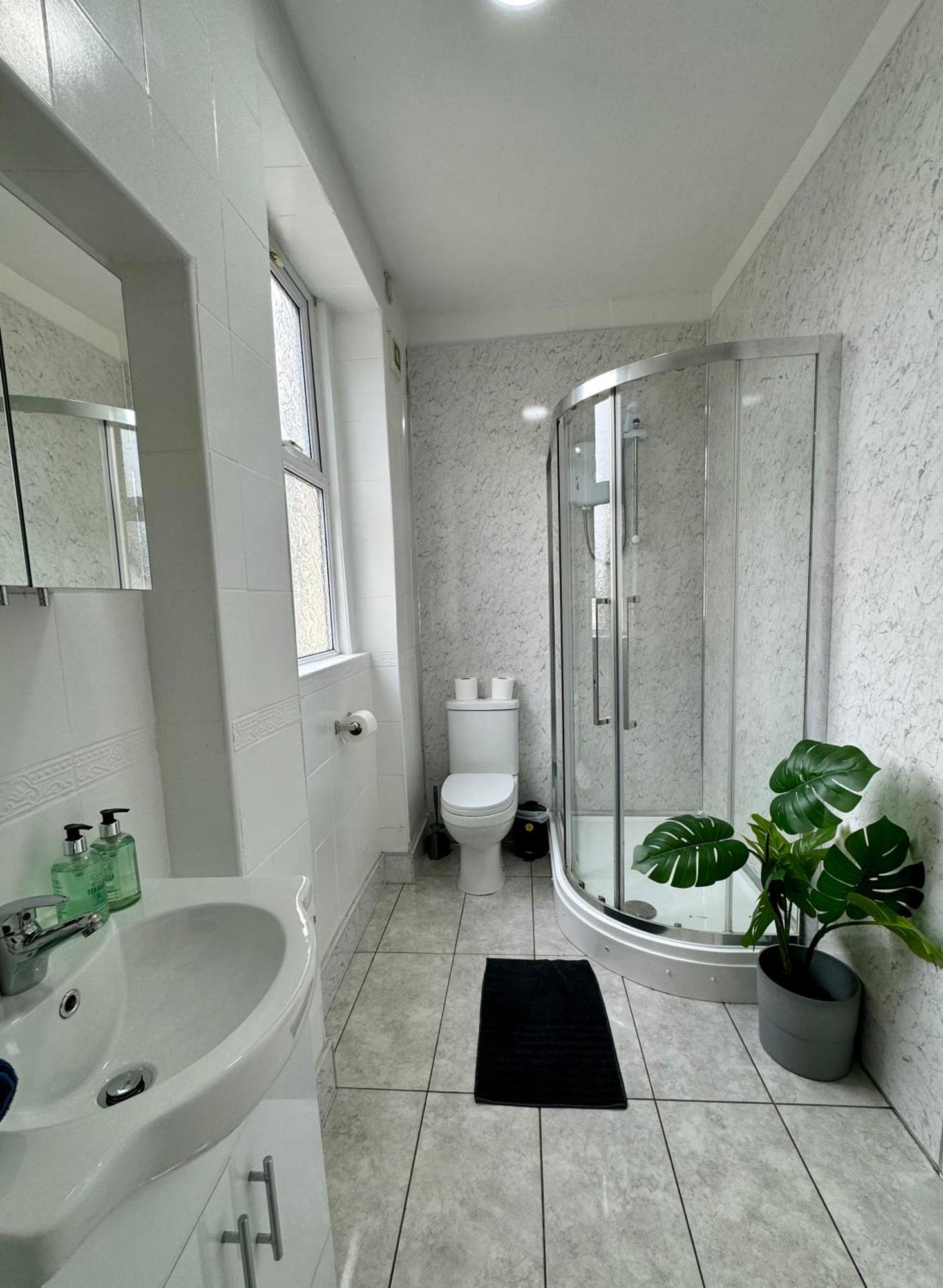 Space For Groups, 10 Mins From Queen St! Cardiff Exterior foto